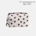 Gewatteerde witte make-uptas met strik en parelhanger, 17x9x9cm, 66,61g - Zwart Witte Strik Pillow Bag