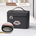 Portatrucchi nero con labbra di strass e specchio LED, dimensioni 23x15x17.5cm - Nero Regolare