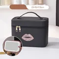 Custodia per trucco in pelle nera con labbra di strass e specchio LED integrato - Nero con Luce LED a 3 Colori