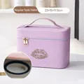 Violette make-up koffer met strass lippen, LED spiegel en afmetingen van 23x15x17.5cm - Gewoon Violet