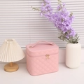 Beauty case rosa trapuntato in pelle PU con specchio LED e cerniere dorate - 26X22X19cm / Rosa Trapuntato (Specchio LED)