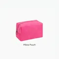 Neceser rosa de felpa estilo almohada con textura suave y cierre de cremallera metálica - Bolso Almohada