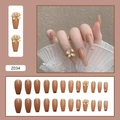 Dettaglio di unghie finte ballerina lunghe con farfalle dorate e perline - Z034 Farfalla di Lusso (Stile Colla)