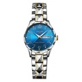 Dettaglio dell'orologio al quarzo con quadrante blu, numeri dorati e datario completo - Cassa Bicolore Anello Argento Quadrante Blu