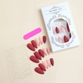 Dettaglio set di unghie finte bordeaux e rosa con linee dorate e kit di applicazione - Stile Linea Oro Rosa Borgogna Opaco (XE-86-38)
