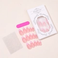 Dettaglio di unghie finte French rosa con perle bianche, lima e adesivi per unghie - Stile Perla Fiocco Francese Rosa (XH-92-65)