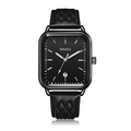 Detalle del reloj de cuarzo negro rectangular con ventana de fecha y correa de cuero acolchada - Todo Negro (Correa Negra/Caja Negra)