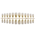 Vue détaillée de 24 faux ongles en amande œil-de-chat avec bordures French V dorées sur support - Style French Blanc Bord Doré (2XB1-13131)