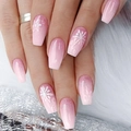 Unghie finte coffin sfumate rosa con fiocchi di neve 3D e glitter per look invernale - Stile Fiocco di Neve in Rilievo Sfumato Rosa Bianco (XA-100-31)