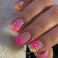 Uñas postizas de verano con arte floral 3D en tonos vibrantes rosa, morado y naranja - Estilo Floral de Colores 3D de Verano (XB-51-23)