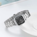 Reloj elegante de mujer con esfera negra cuadrada y correa de acero inoxidable plateada - Esfera Negra Plateada (2)