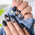 Unghie finte a mandorla nero opaco con fiocchi aurora 3D e design francese dorato - Stile di Colla Gelatina Aurora Bow (BKS1171)