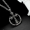 Collana con pendente a croce gotica argento retrò con bordo tondo effetto bambù - Stile croce gotica con cornice in bambù rotonda (E32797-1)