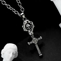 Collana gotica argento con ciondolo a teschio croce e catena a maglie grosse - Stile croce teschio con cornice rotonda a ingranaggi (E32799-1)