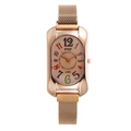 Montre femme en or rose avec bracelet en maille et chiffres colorés sur cadran rectangulaire - Cadran à Chiffres Colorés Or Rose