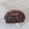 Nahaufnahme der Leoparden-Wildleder-Geldbörse mit rosa Reißverschluss und Lederlogo - Wildleder Kleiner Leopardenmuster