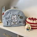 Dettaglio trousse in cotone azzurro con ricamo di cane e chiusura con cerniera - Cagnolino Bianco (Blu)
