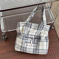 Borsa tote in lana a quadri retrò beige e blu con ricamo a lettere e manici ampi - Quadri Blu Notte