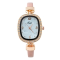 Montre à quartz luxe pour femme avec bracelet en cuir rose et boîtier ovale doré serti - Rose