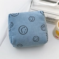 Dettaglio della borsa da trucco in velluto a coste celeste con simpatica stampa a sorriso - Faccina Sorridente Grigio Blu Chiaro