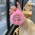 Detailansicht der rosa Plüsch-Geldbörse mit grüner Harry-Potter-Stil Bestickung - Rosa Klein (Mit Schlüsselanhänger)