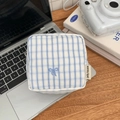 Blauw-wit geblokte etui met strikborduurwerk op een laptop voor handige opslag - Stijl 03 (Doufubao 03)