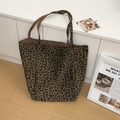 Grande borsa tote in tela con stampa leopardata da donna con spazioso design minimalista - Caffè-Leopardo