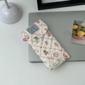 Gesteppte Brillentasche mit Blumenmuster, Bär-Print und Druckknopf-Detail - Dessert Lamm