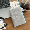 Portapassaporto in pelle argento metallizzato con ricamo Hello Kitty ricamato - Gatto d'argento