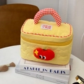 Gelbe gesteppte Kosmetiktasche mit rot-weißem Karogriff und Plüsch-Apfel-Deko - Cremegelber Apfel