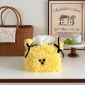 Detalle de la funda de pañuelos de oso amarillo de peluche con lazos negros decorativos - Amarillo