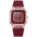 Dettaglio dell'orologio quadrato bordeaux con cornice in oro rosa e numeri artistici - Rosso
