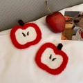 Gros plan de dessous de verre pomme au crochet faits main sur une literie blanche - Pomme (Emballage Individuel)