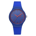 Détail du cadran de montre sport RINNADY en silicone bleu avec aiguilles rouges - Bleu