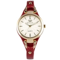 Dettaglio cinturino in pelle rossa con borchie dorate e quadrante bianco con texture - Rosso