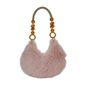 Sac à main rose en peluche duveteuse avec anses en perles de bois et détails tissés - Rose
