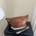 Marsupio vintage in pelle PU marrone con design minimalista a mezzaluna e tracolla - Marrone