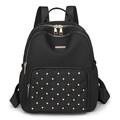 Zaino in nylon nero con borchie dorate e tasca trapuntata su sfondo bianco - Nero