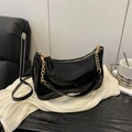 Chic black patent leather underarm baguette bag with golden chain and zipper detail - No Pendant / Black