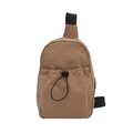 Bolso de pecho de nailon caqui con bolsillo frontal con cordón y correa negra - Caqui