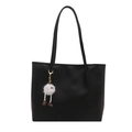 Bolso tote negro minimalista en cuero sintético mate con un lindo colgante de peluche - Con Colgante / Negro