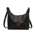 Borsa hobo classica in pelle nera con logo a triangolo in metallo e tracolla regolabile - Senza Ciondolo / Nero