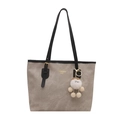 Grand sac cabas taupe minimaliste avec lanières en cuir noir et breloque en peluche - Gris Avec Pendentif
