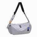Sac bandoulière en nylon gris clair avec sangle réglable et badges décoratifs - Gris