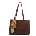Sac cabas marron avec gaufrage en damier et détail de foulard en soie élégant - Brun Foncé