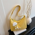 Sac hobo en nylon jaune avec étiquette mode et breloque nuage blanc en peluche - Avec Pendentif / Jaune