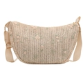 Borsa a tracolla a mezzaluna in paglia ricamata con texture intrecciata e cinturino - Bianco