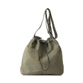 Bolso bandolera de nailon verde oliva con cordón, bolsillos grandes y correa ajustable - Verde