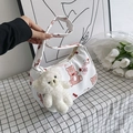 Borsa a tracolla bianca stile Harajuku a mezzaluna con orso rosa e portachiavi morbido - Immagine 3 con Pendente