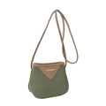 Olijfgroene en kaki crossbody emmertas met lychee textuur en gouden metalen details - Groen